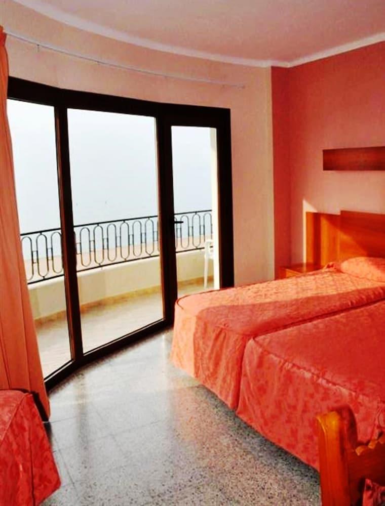 Hotel Haromar Calella Exterior photo