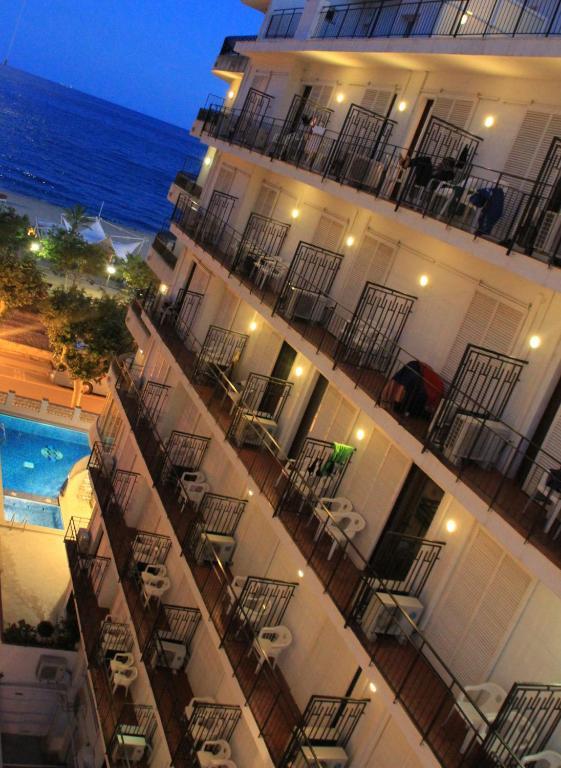 Hotel Haromar Calella Exterior photo